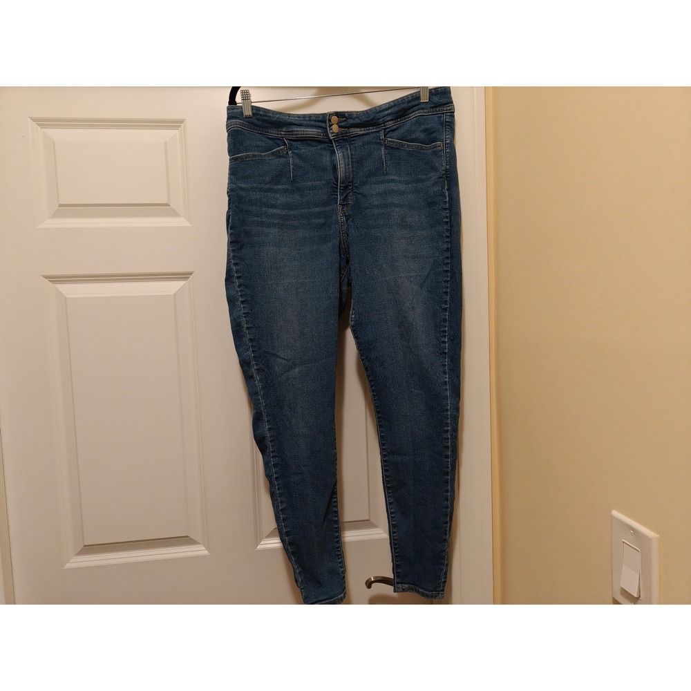 Signature by Levi Strauss Women 18W Shaping High Rise Super‎ Skinny Jeans A0469
